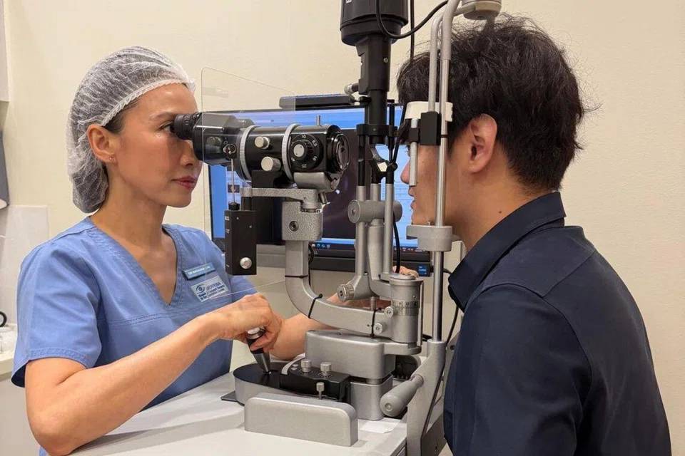 pre-surgery eye assessment