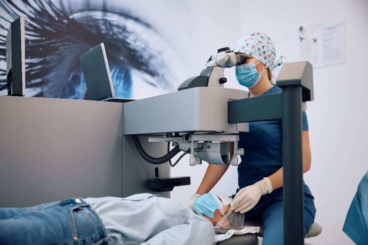Eye examination consultation for LASIK and ICL surgery Singapore