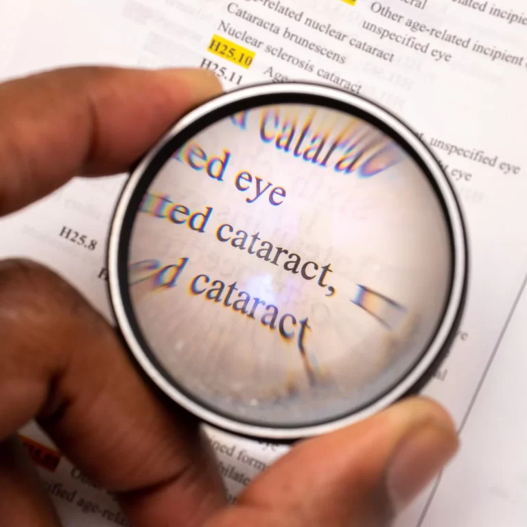 cataract-surgeyr-in-singapore-hard-to-see-scaled